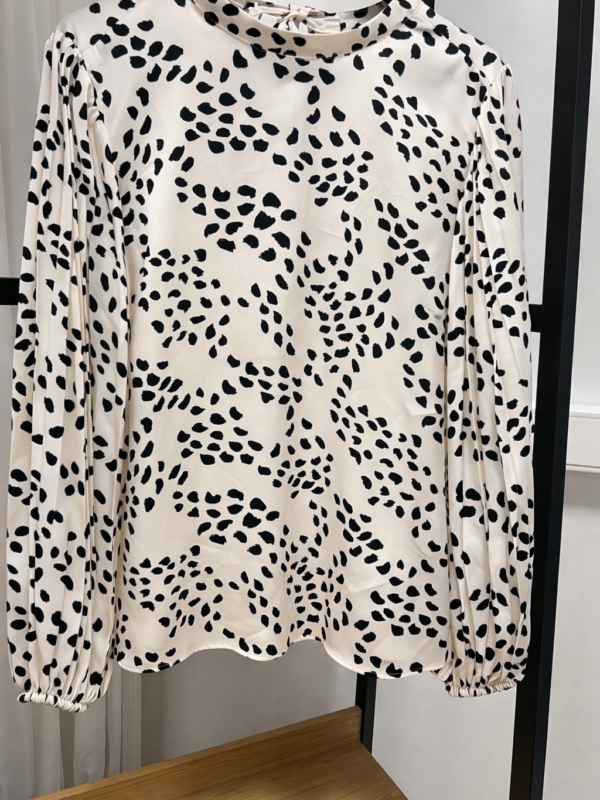 F&F mustriga pluus (EU 46)