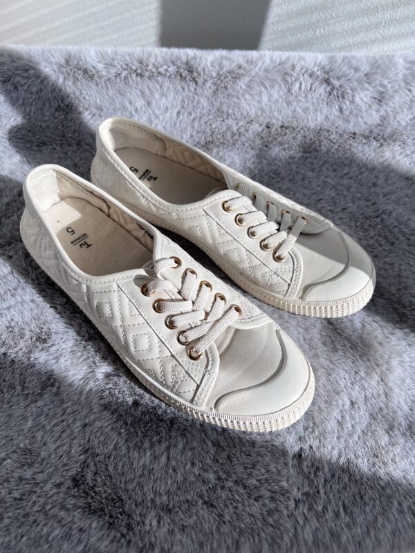 Tennised 37(23,5 cm)  – mugavad igapäevajalatsid